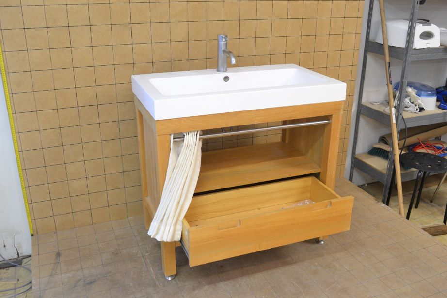 Meuble lavabo en bois