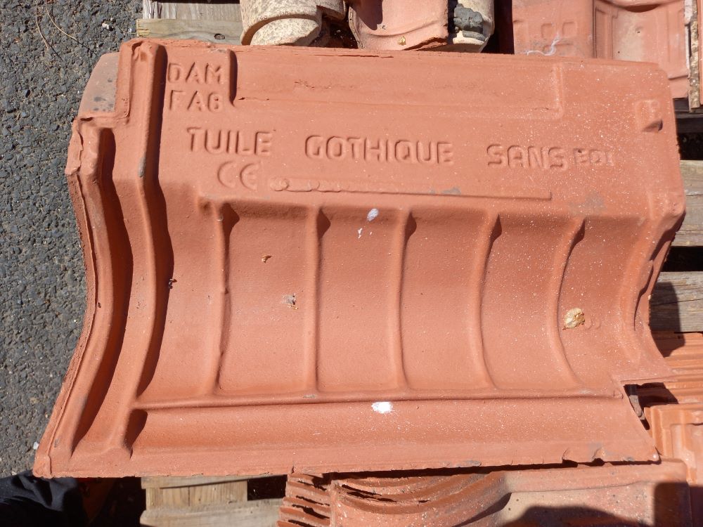 Tuile Gothique SANS
